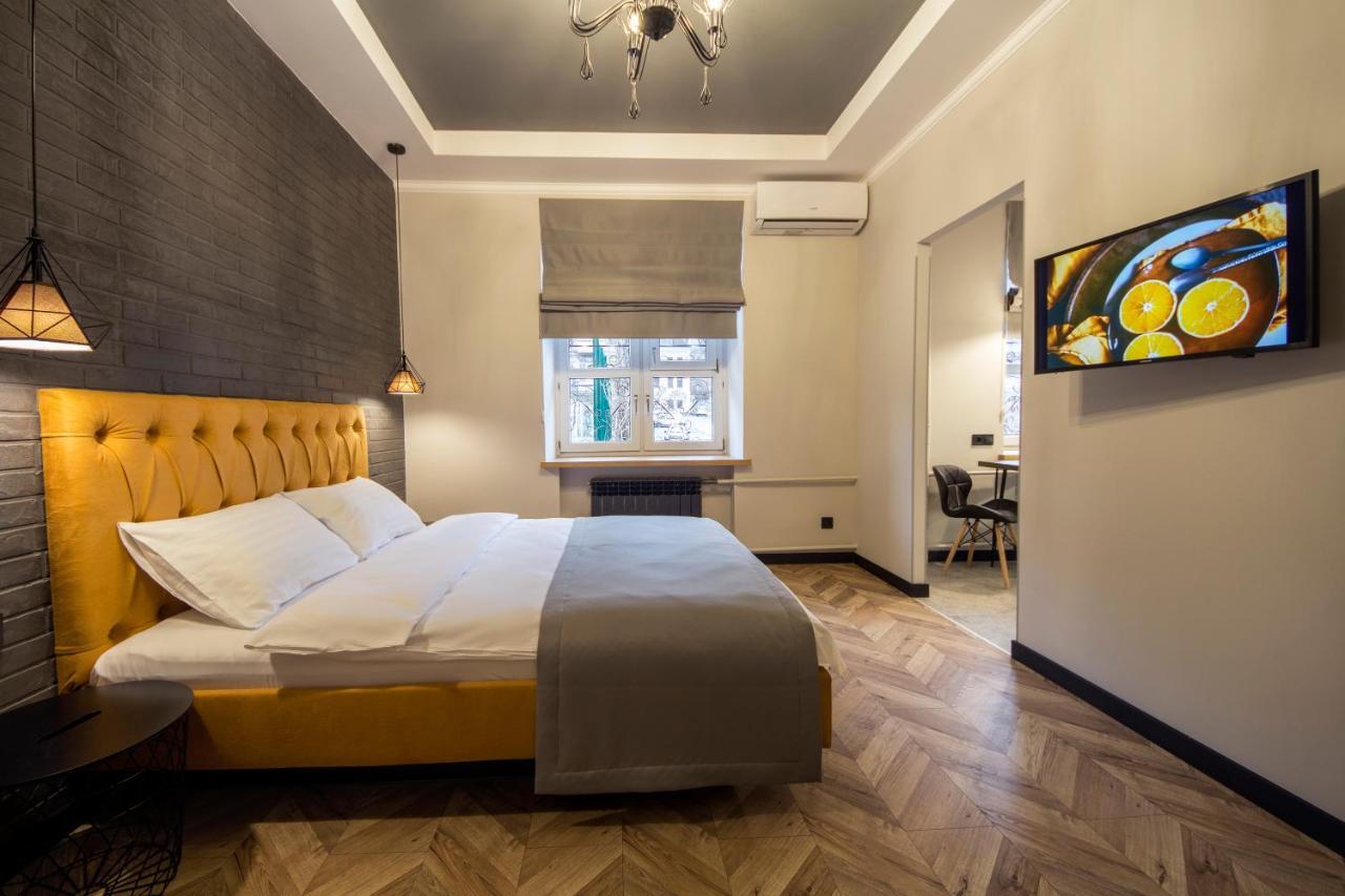 Idea Design Apart-Hotel Prorizna Kiev Exteriör bild