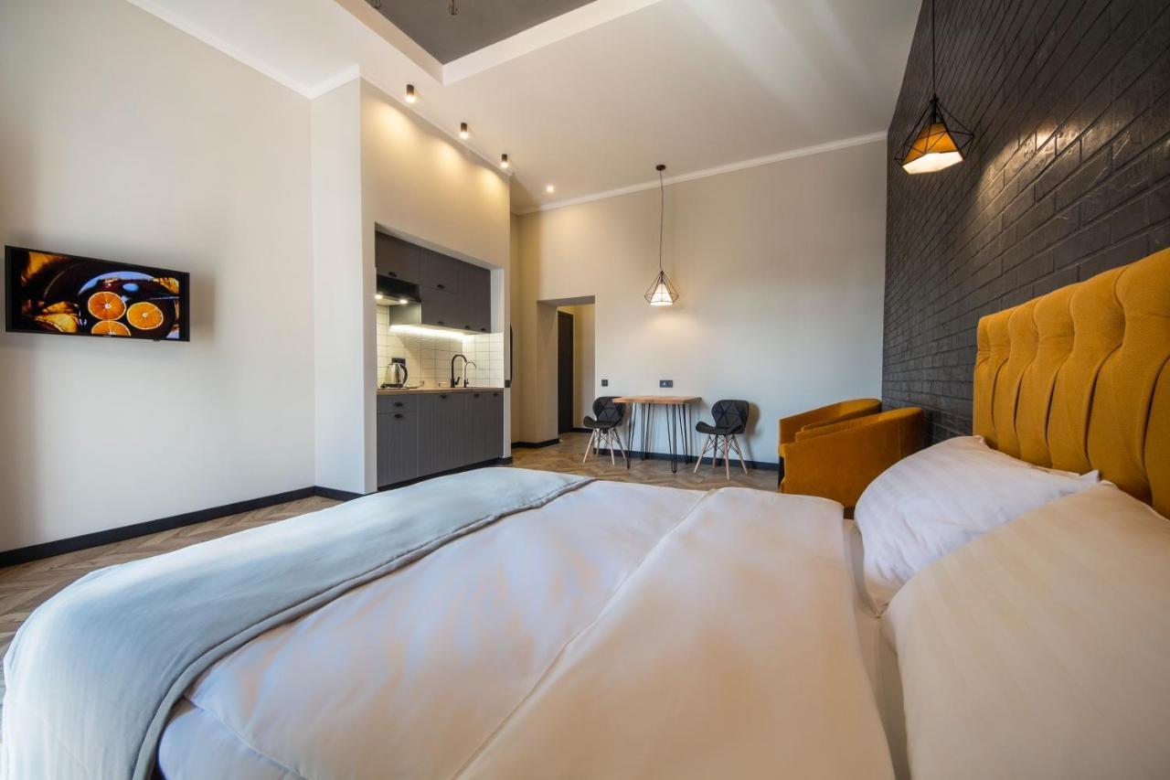 Idea Design Apart-Hotel Prorizna Kiev Exteriör bild