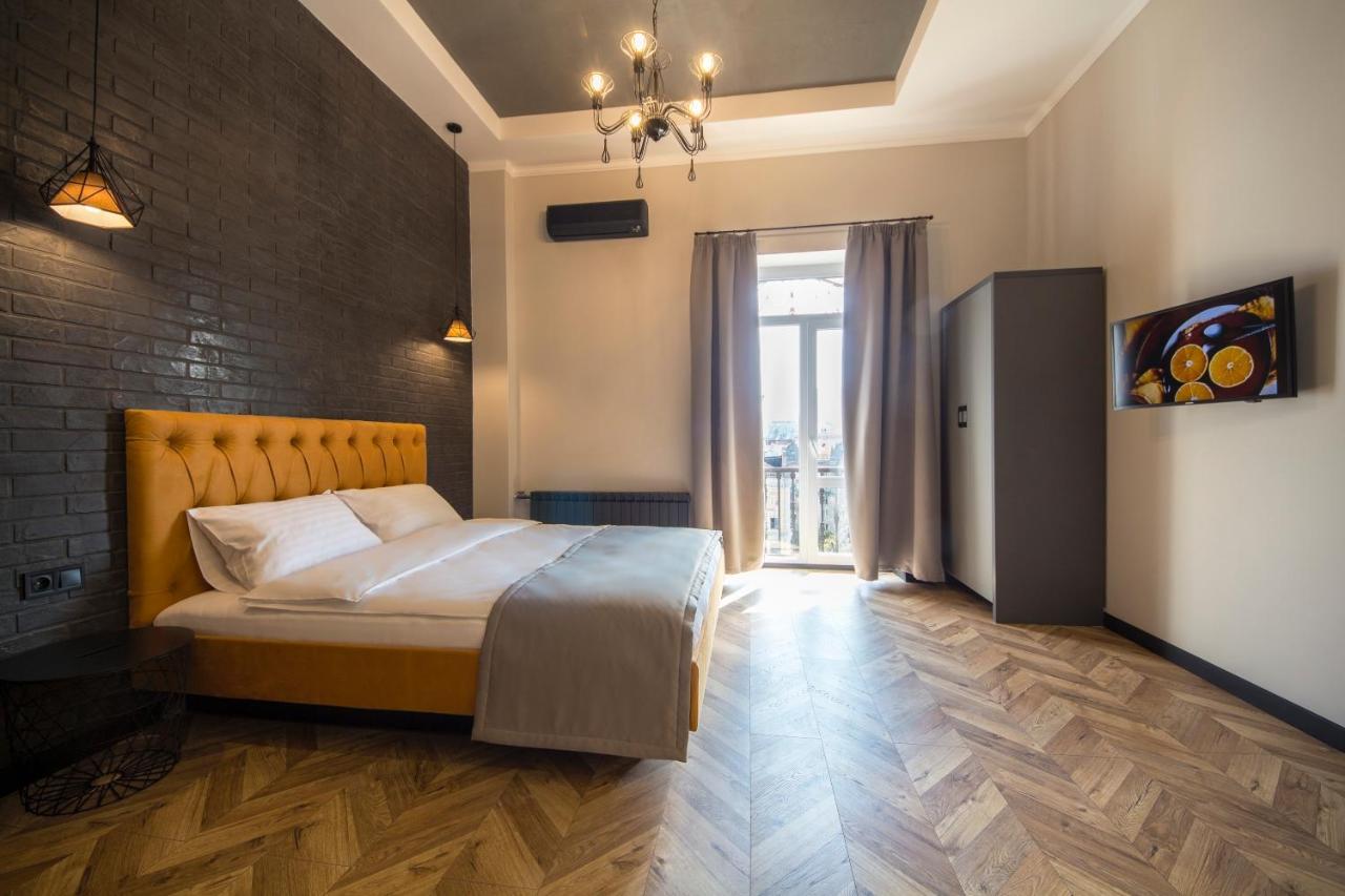 Idea Design Apart-Hotel Prorizna Kiev Exteriör bild