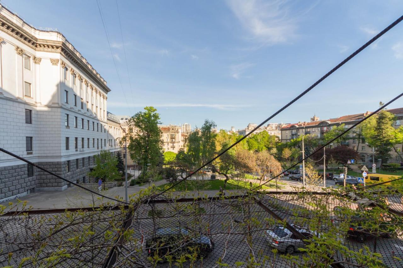 Idea Design Apart-Hotel Prorizna Kiev Exteriör bild